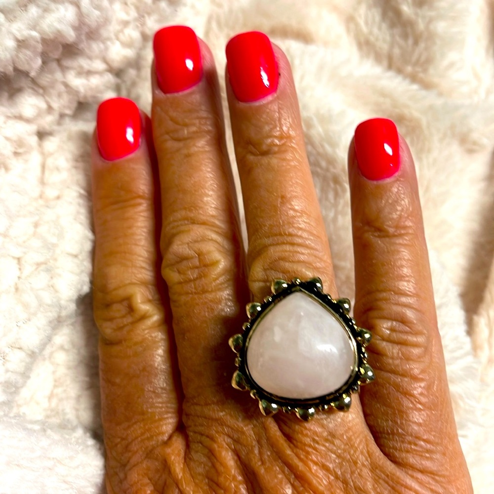 EARTHBOUND LIGHT PINK QUARTZ LARGE TEAR DROP STATEMENT RING IN GOLD TONE SIZE 7